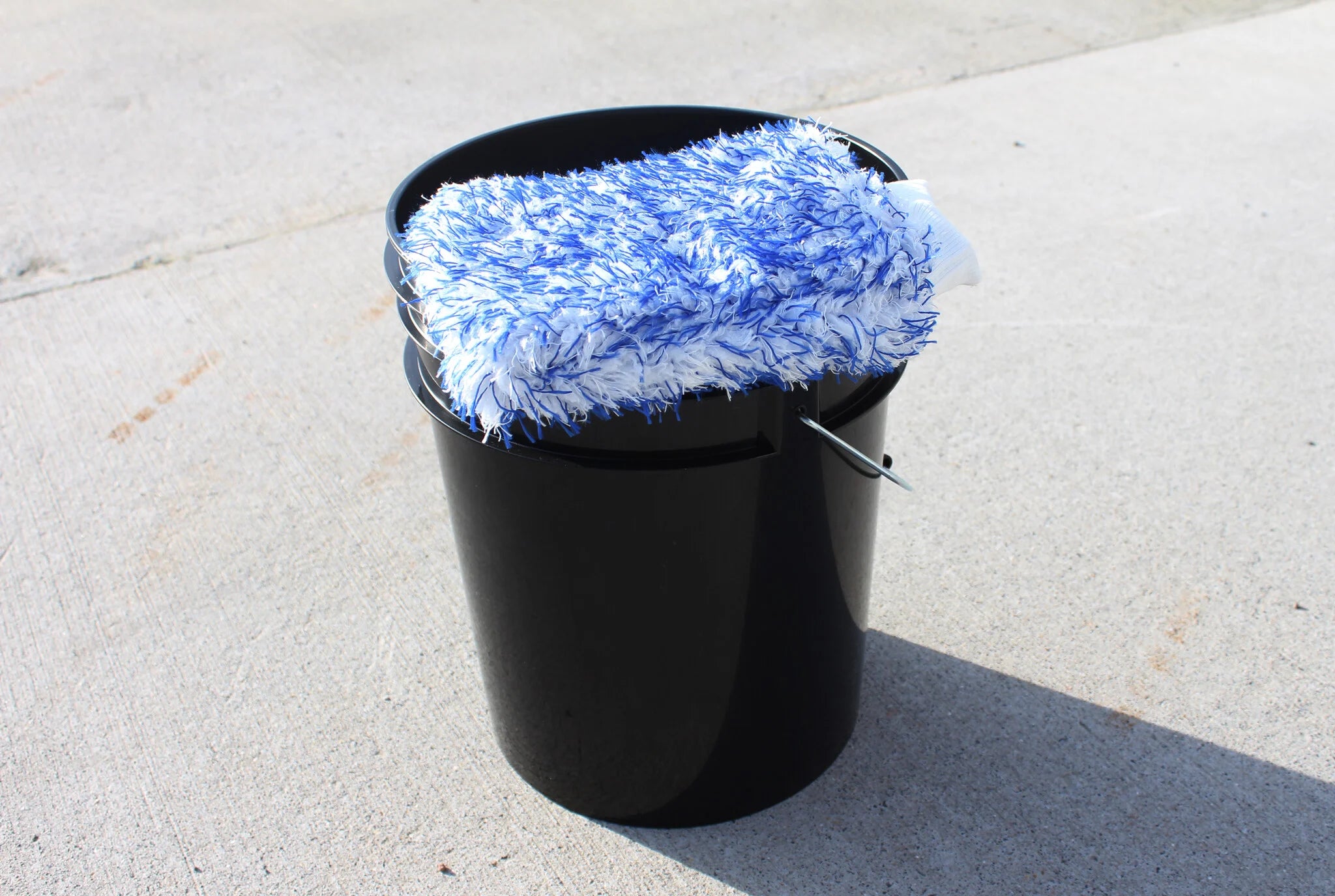 Gant de lavage microfibre moucheté bleu/blanc